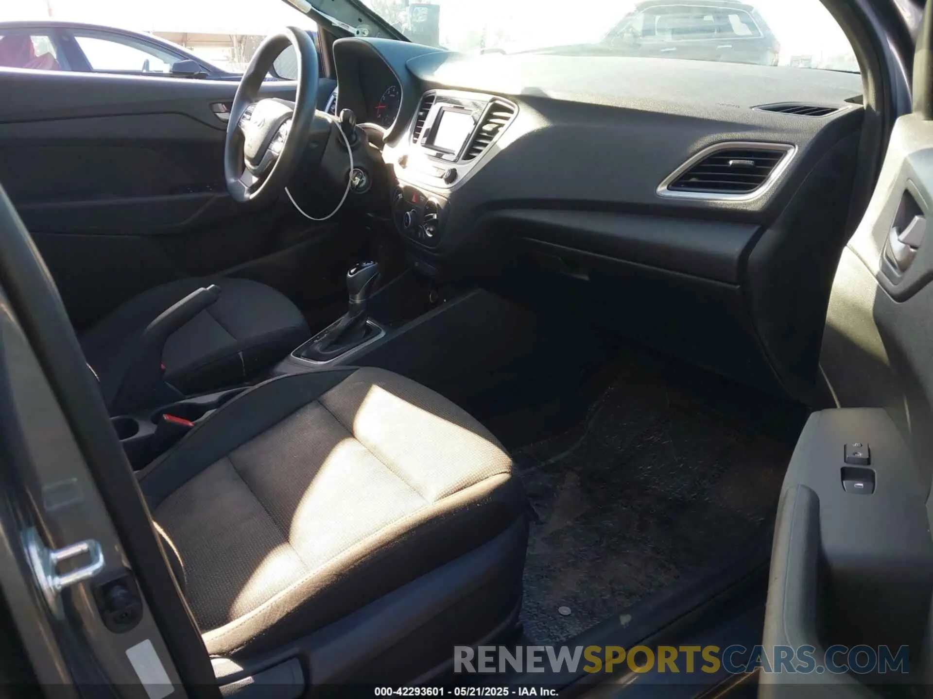 5 fotografías del automóvil dañado 3KPC24A37KE063033 HYUNDAI ACCENT 2019