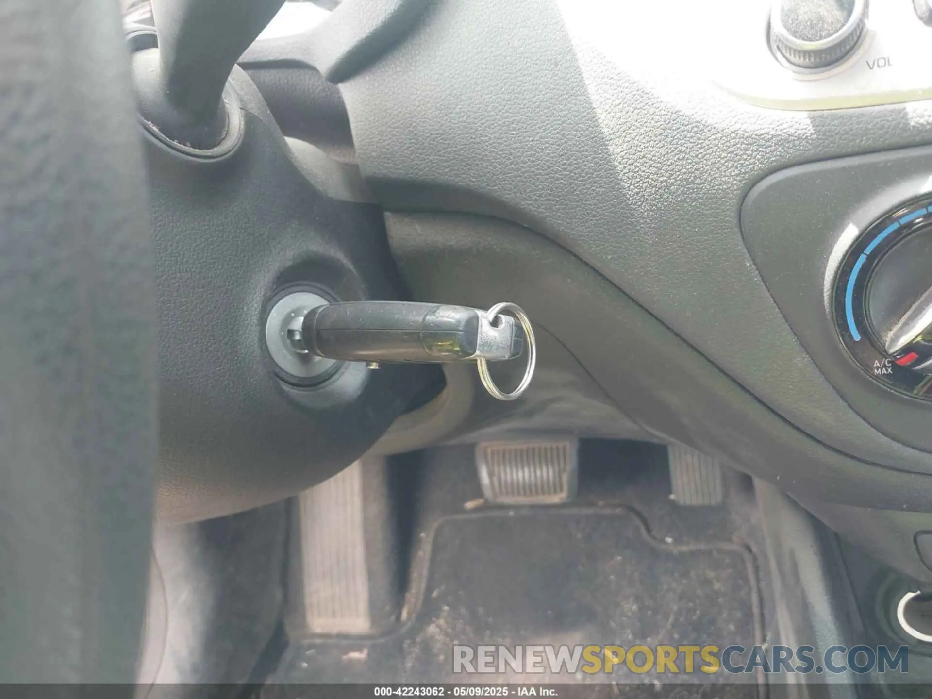 11 fotografías del automóvil dañado 3KPC24A37KE064991 HYUNDAI ACCENT 2019