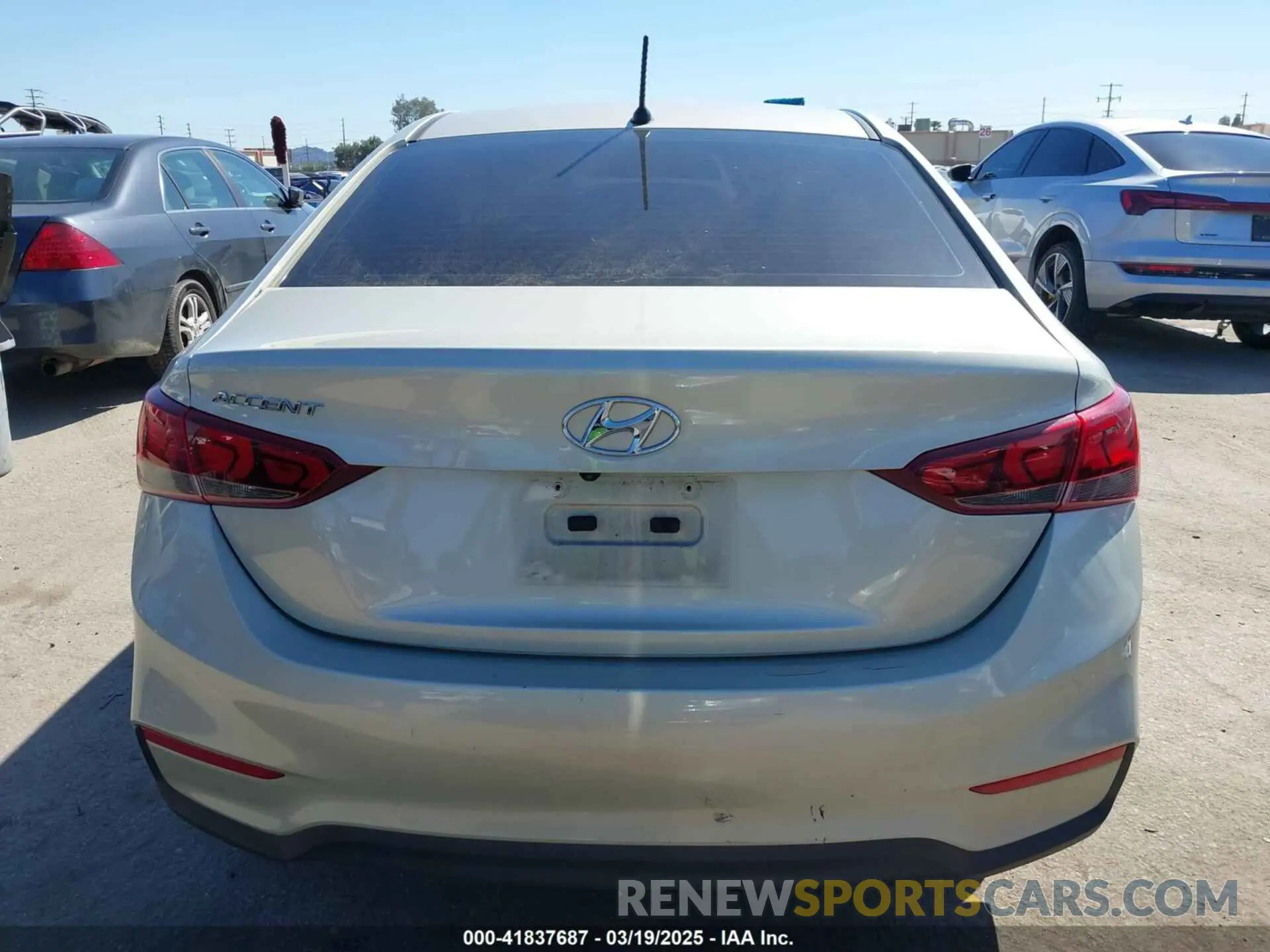 16 fotografías del automóvil dañado 3KPC24A37KE087123 HYUNDAI ACCENT 2019