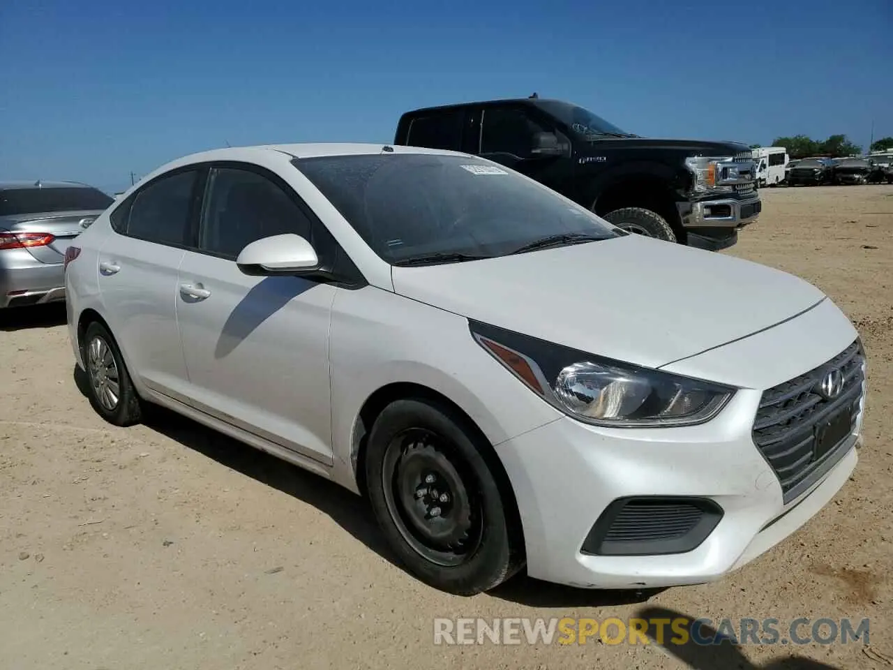 4 fotografías del automóvil dañado 3KPC24A38KE063901 HYUNDAI ACCENT 2019