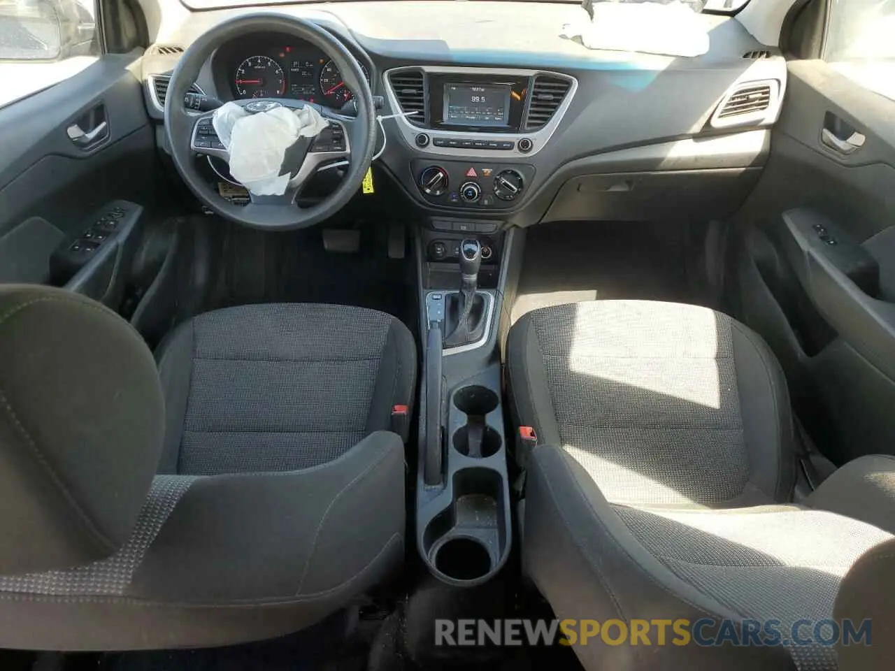 8 fotografías del automóvil dañado 3KPC24A38KE083534 HYUNDAI ACCENT 2019