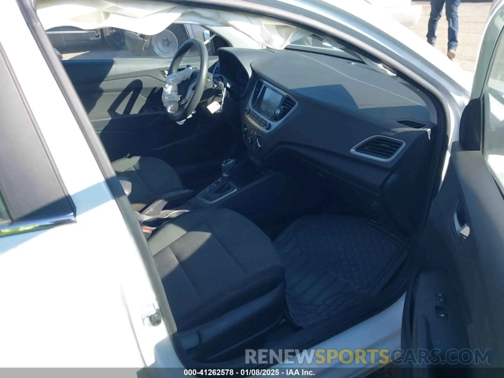 5 fotografías del automóvil dañado 3KPC24A39KE044841 HYUNDAI ACCENT 2019