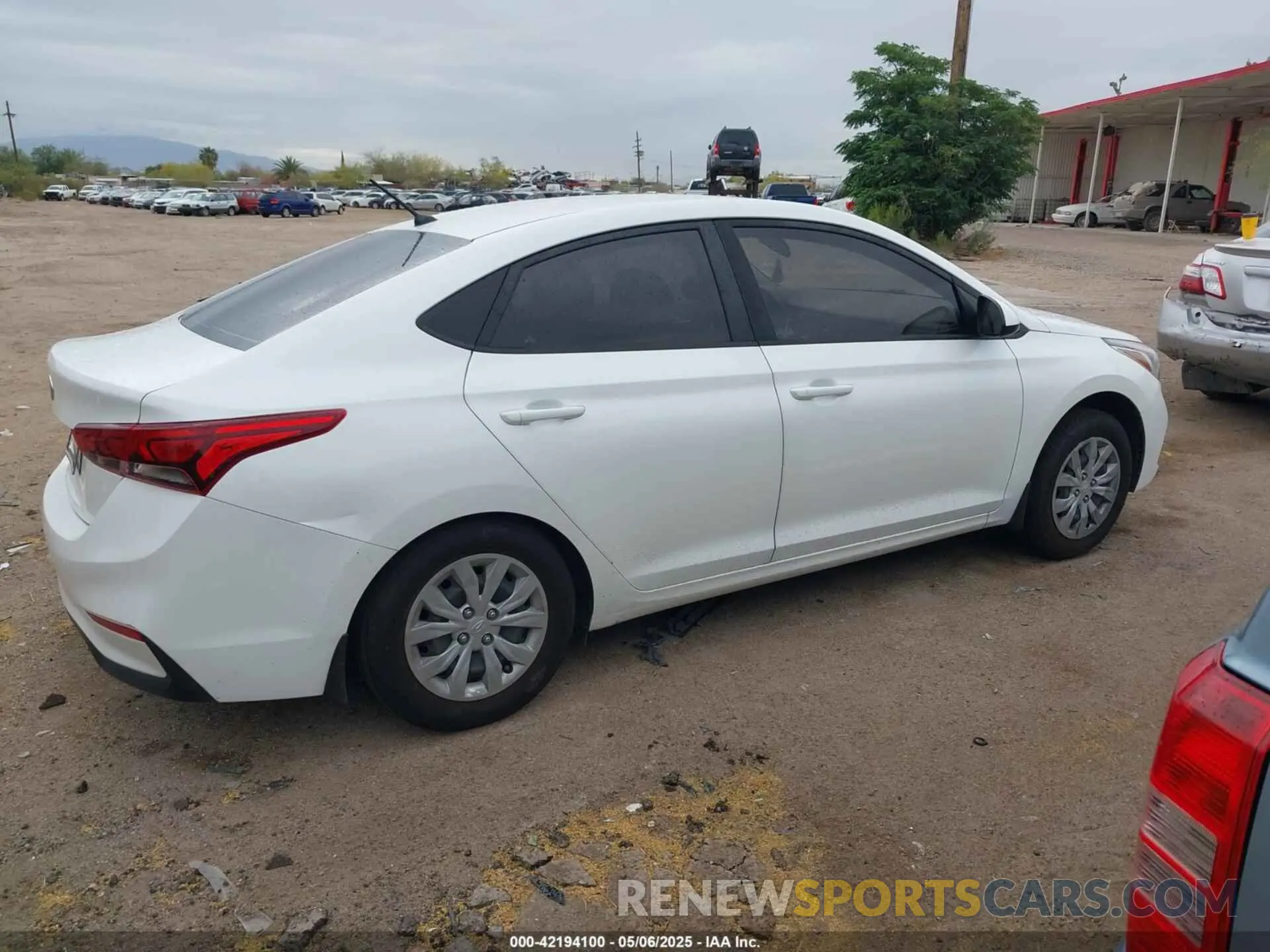 13 fotografías del automóvil dañado 3KPC24A39KE058061 HYUNDAI ACCENT 2019