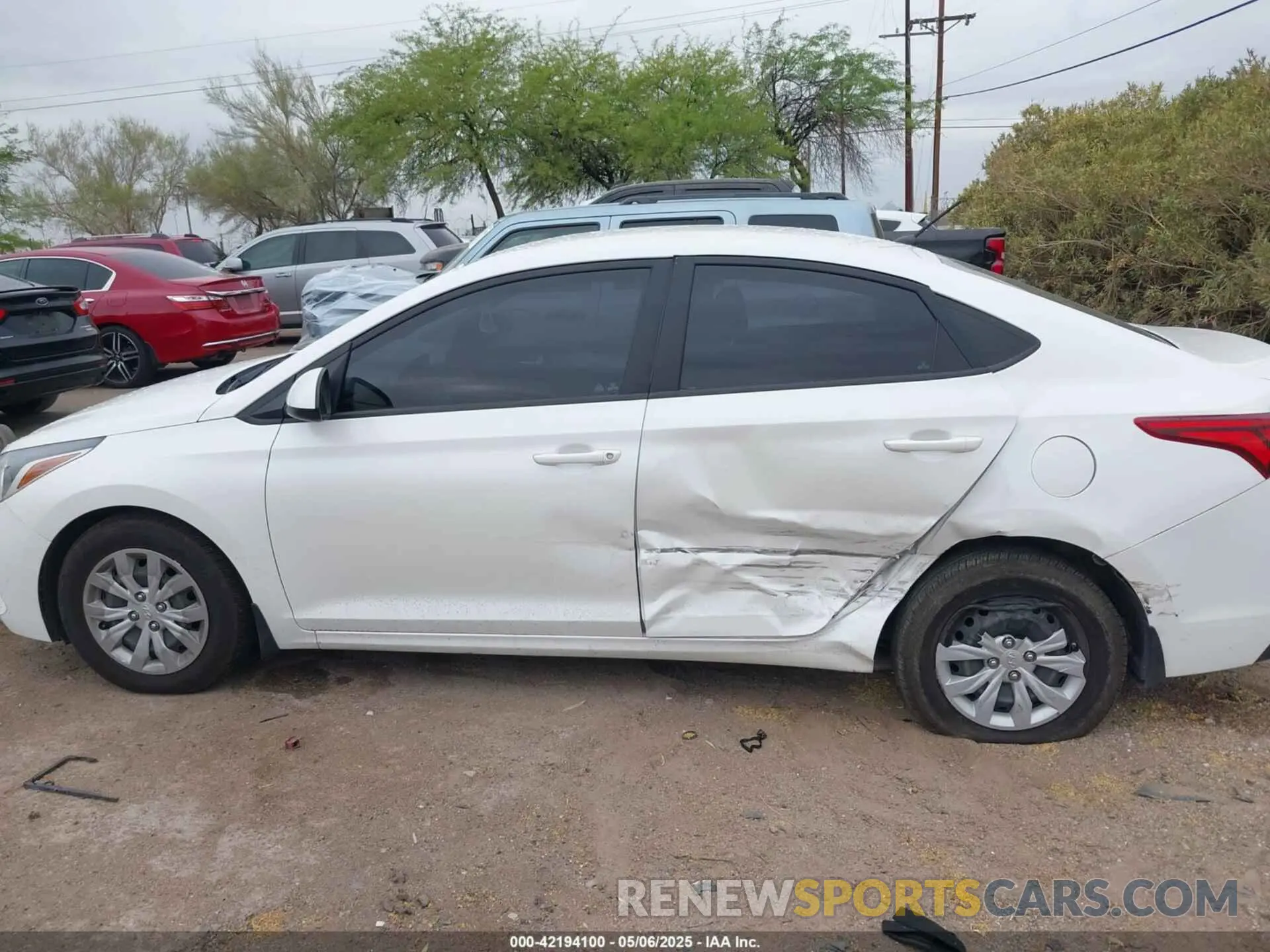 14 fotografías del automóvil dañado 3KPC24A39KE058061 HYUNDAI ACCENT 2019