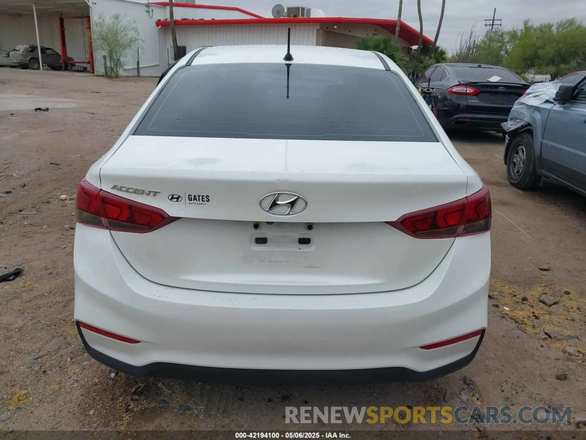 16 fotografías del automóvil dañado 3KPC24A39KE058061 HYUNDAI ACCENT 2019