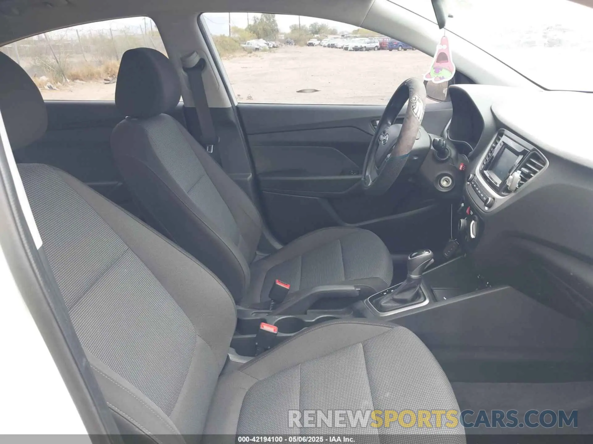 5 fotografías del automóvil dañado 3KPC24A39KE058061 HYUNDAI ACCENT 2019