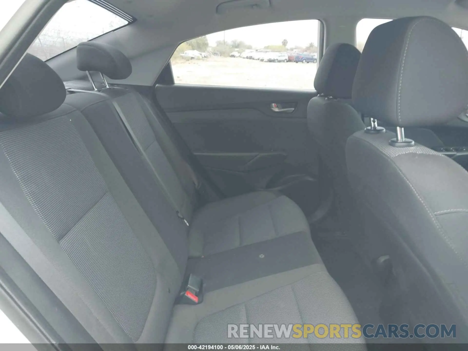 8 fotografías del automóvil dañado 3KPC24A39KE058061 HYUNDAI ACCENT 2019