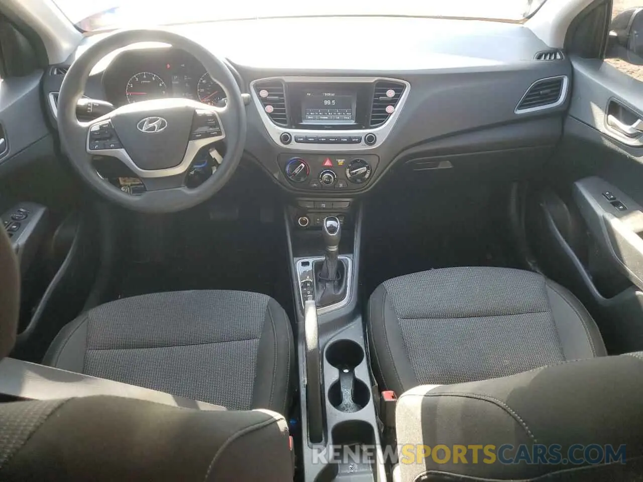 8 fotografías del automóvil dañado 3KPC24A39KE058271 HYUNDAI ACCENT 2019