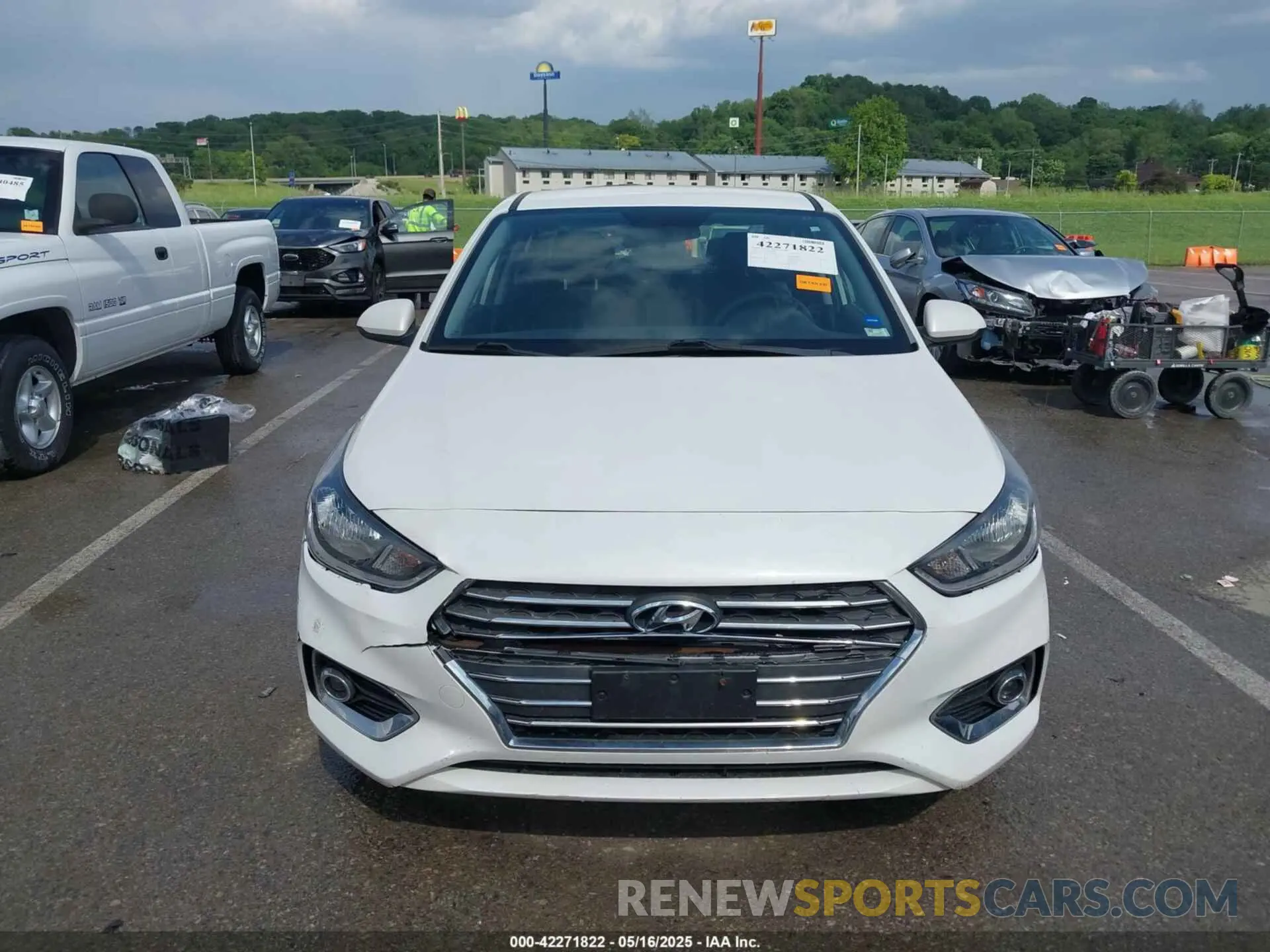 12 fotografías del automóvil dañado 3KPC24A3XKE041365 HYUNDAI ACCENT 2019