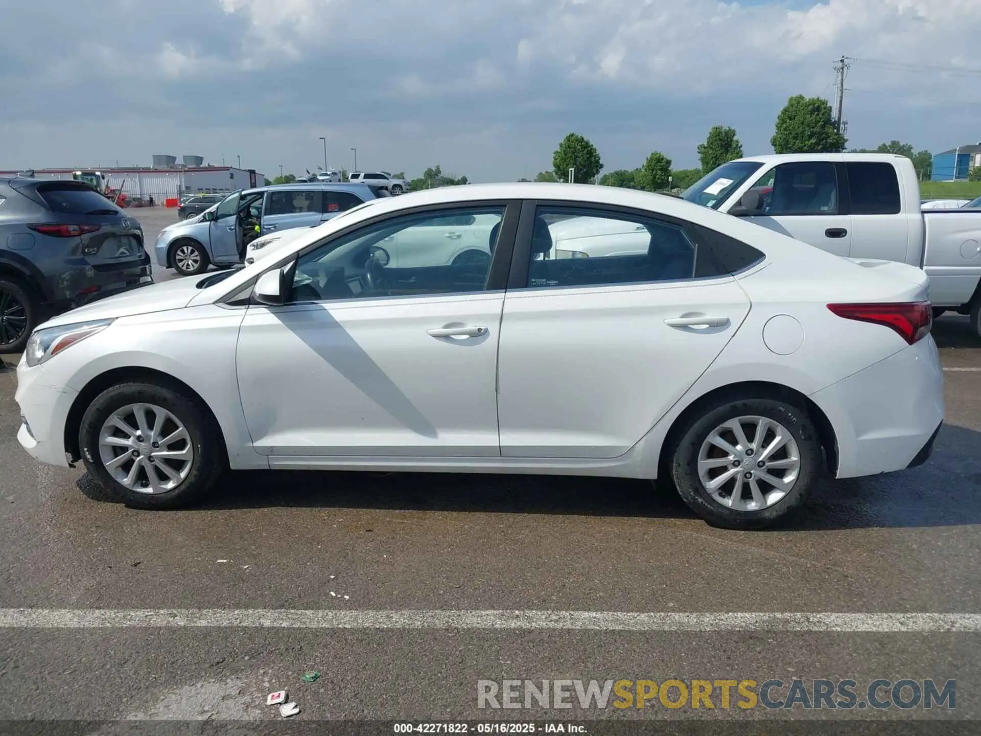 14 fotografías del automóvil dañado 3KPC24A3XKE041365 HYUNDAI ACCENT 2019