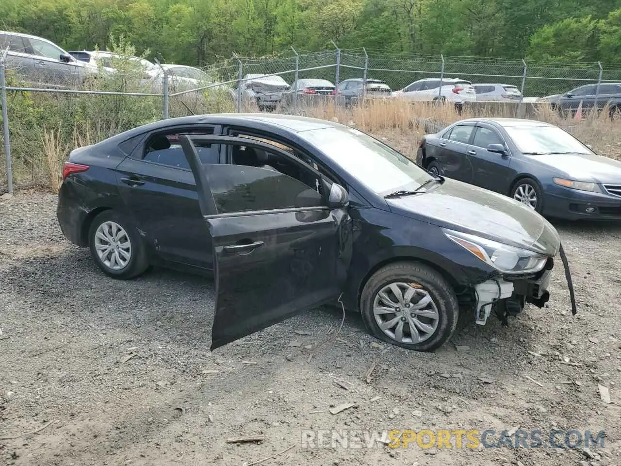 4 fotografías del automóvil dañado 3KPC24A3XKE065746 HYUNDAI ACCENT 2019