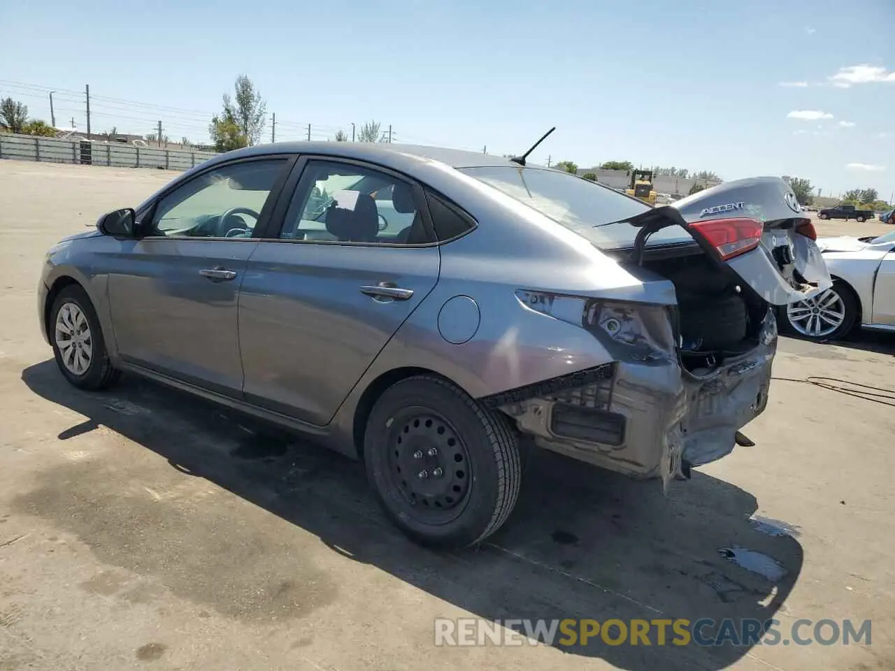2 fotografías del automóvil dañado 3KPC24A3XKE080702 HYUNDAI ACCENT 2019