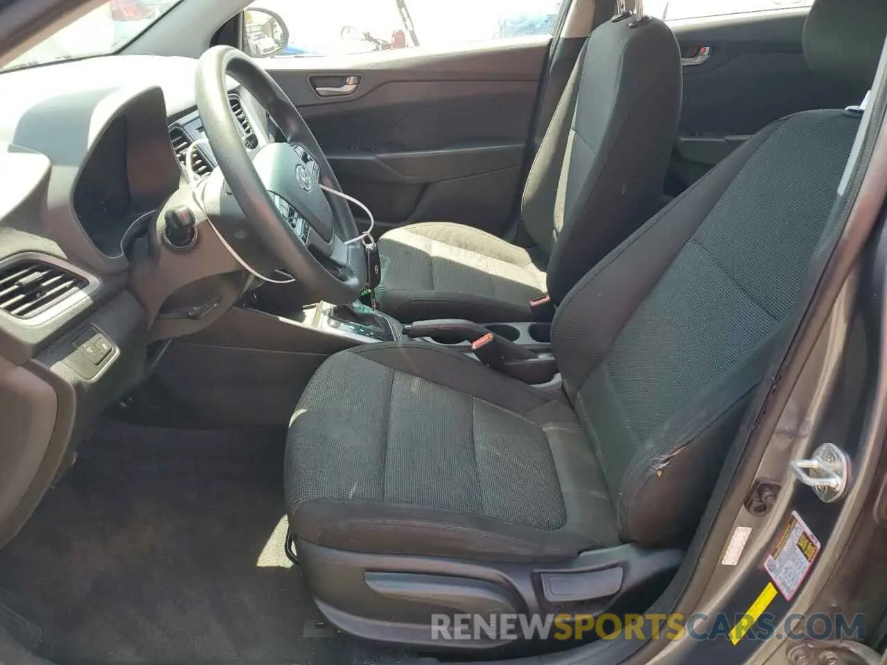 7 fotografías del automóvil dañado 3KPC24A3XKE080702 HYUNDAI ACCENT 2019