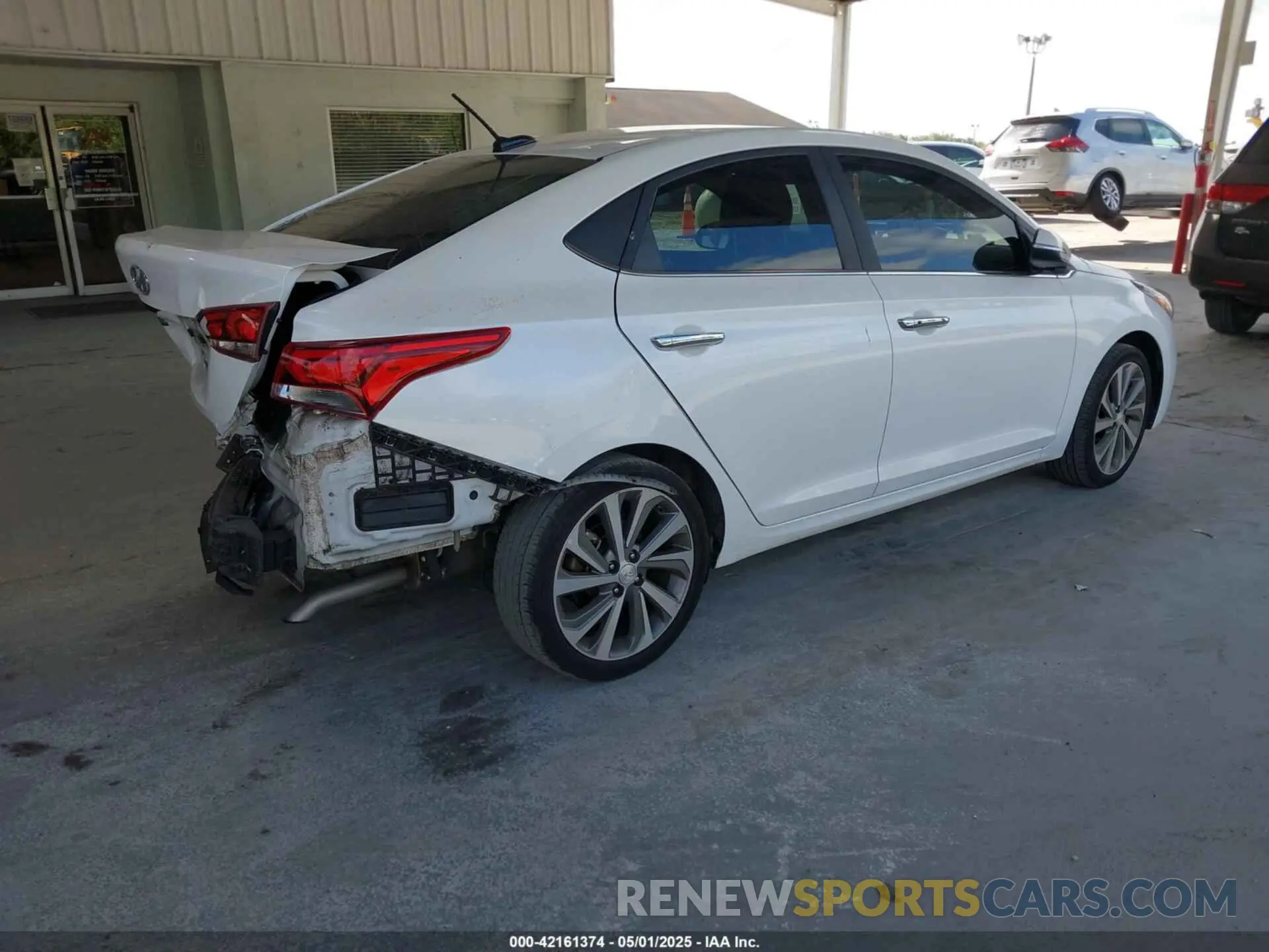 4 fotografías del automóvil dañado 3KPC34A30KE059385 HYUNDAI ACCENT 2019