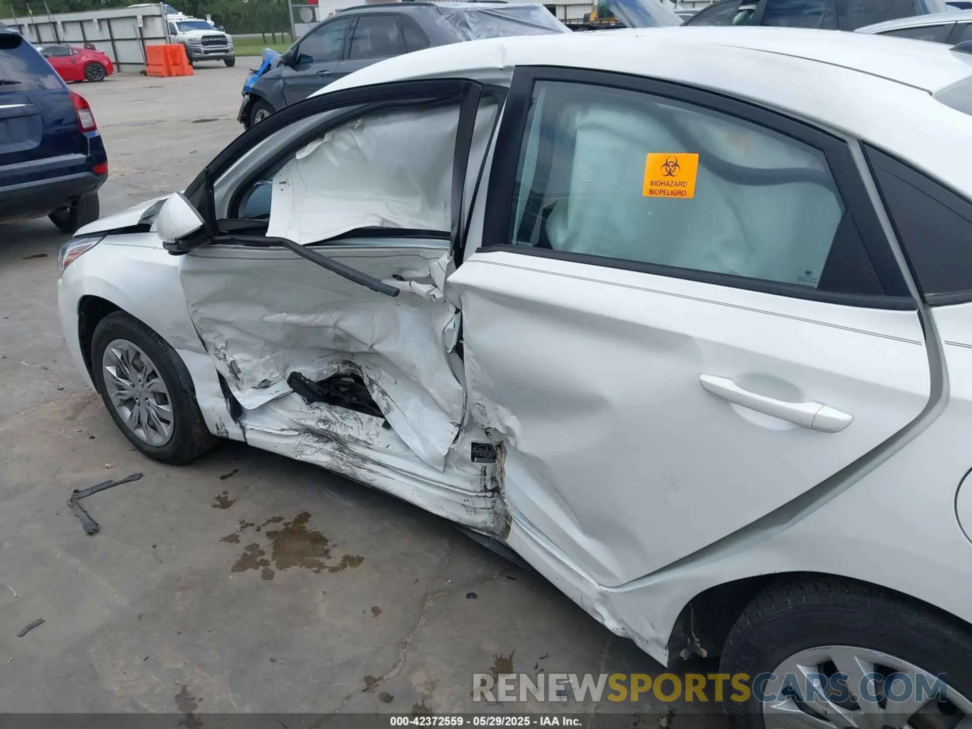 14 fotografías del automóvil dañado 3KPC24A61LE096279 HYUNDAI ACCENT 2020