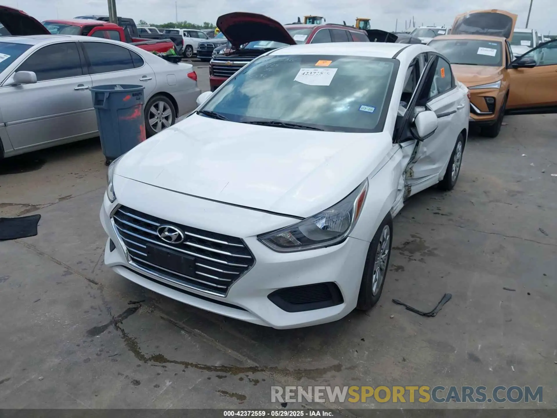 2 fotografías del automóvil dañado 3KPC24A61LE096279 HYUNDAI ACCENT 2020