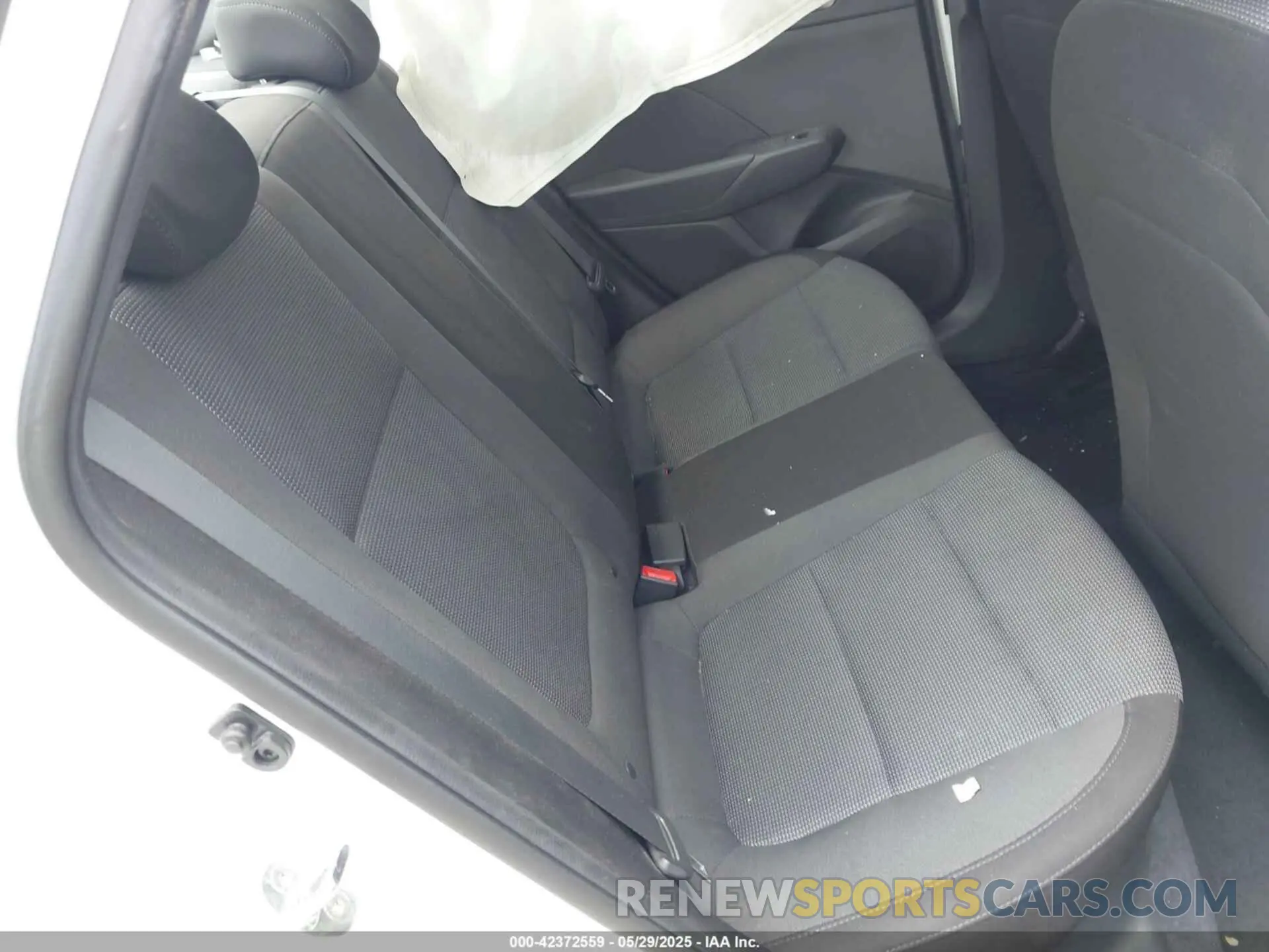 8 fotografías del automóvil dañado 3KPC24A61LE096279 HYUNDAI ACCENT 2020