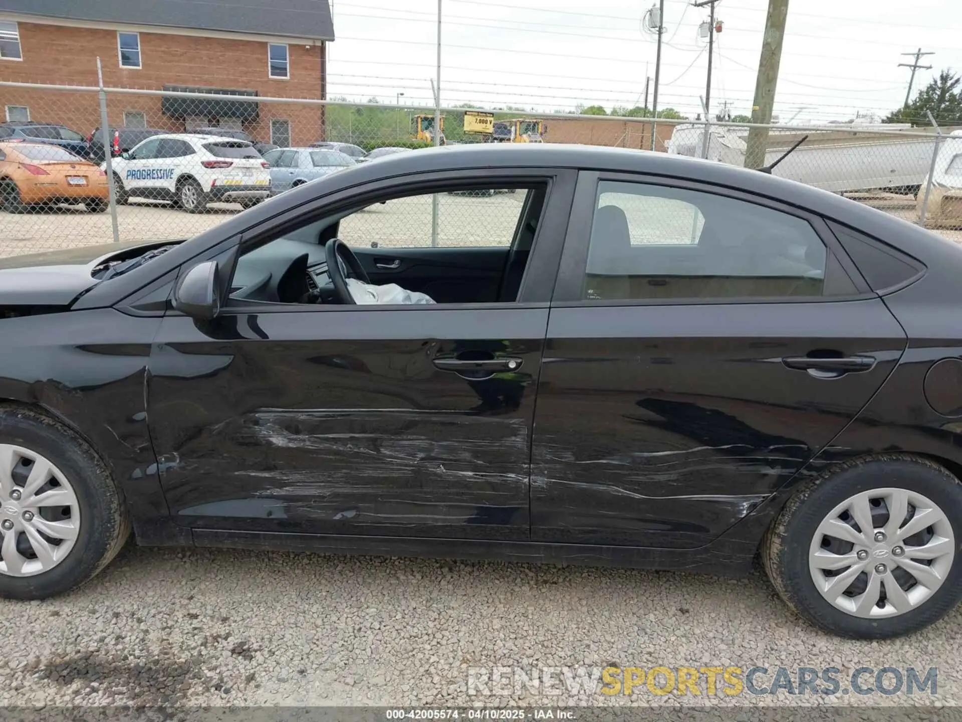 14 fotografías del automóvil dañado 3KPC24A61LE099716 HYUNDAI ACCENT 2020