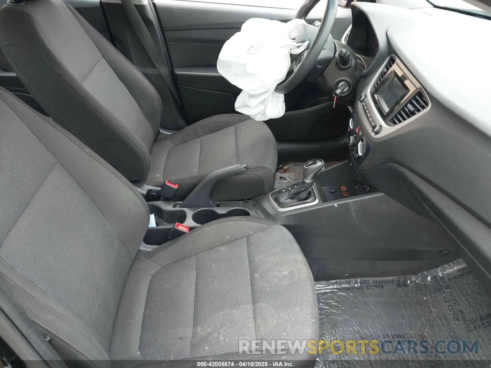 5 fotografías del automóvil dañado 3KPC24A61LE099716 HYUNDAI ACCENT 2020