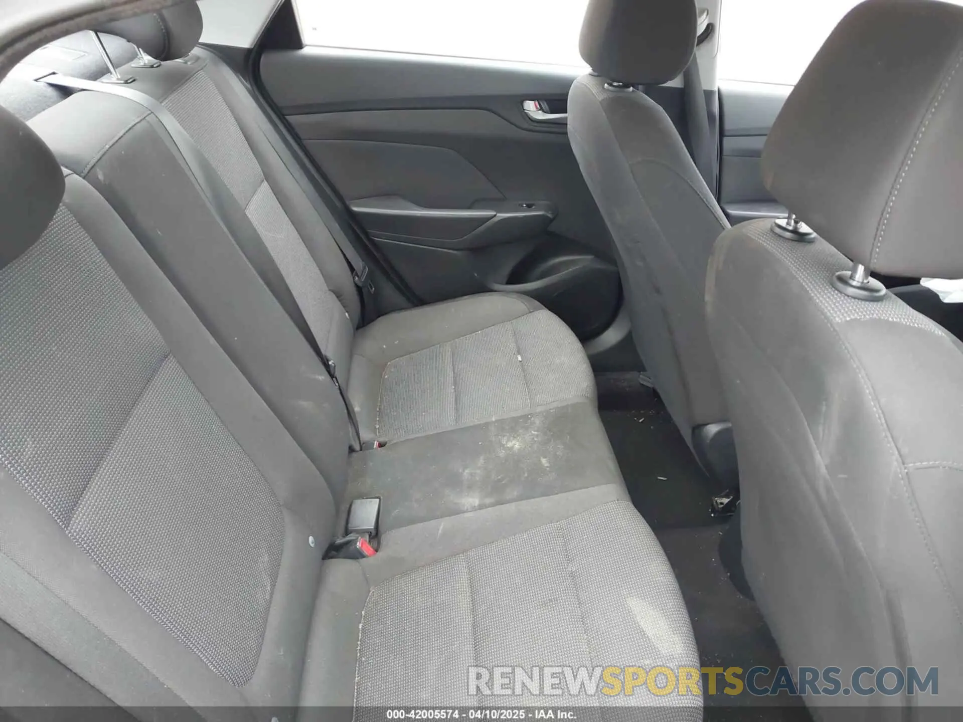 8 fotografías del automóvil dañado 3KPC24A61LE099716 HYUNDAI ACCENT 2020