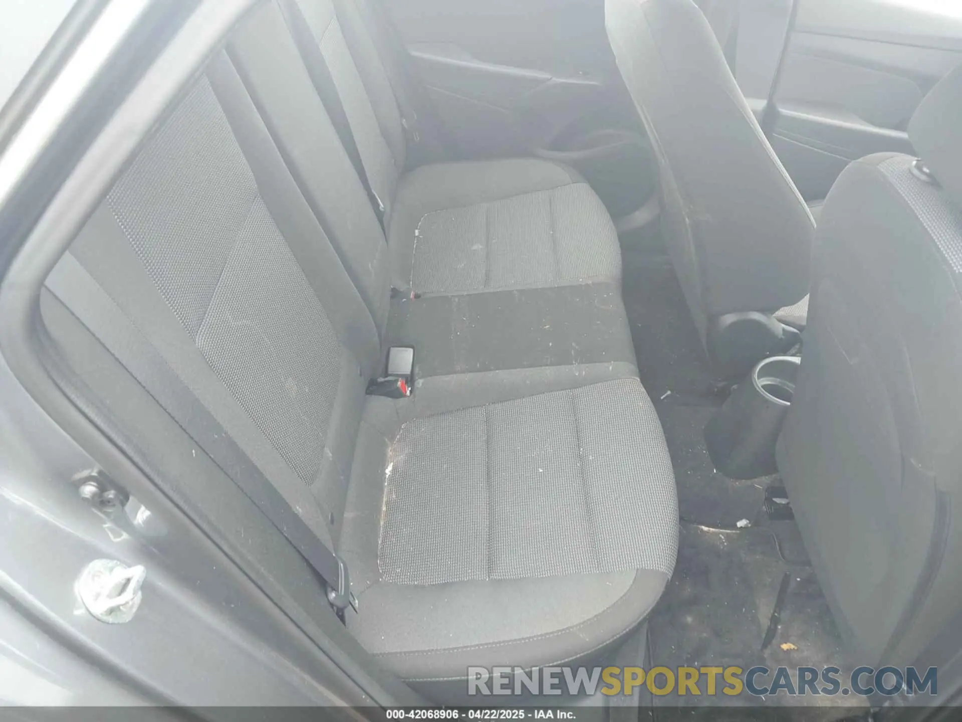 8 fotografías del automóvil dañado 3KPC24A61LE107605 HYUNDAI ACCENT 2020