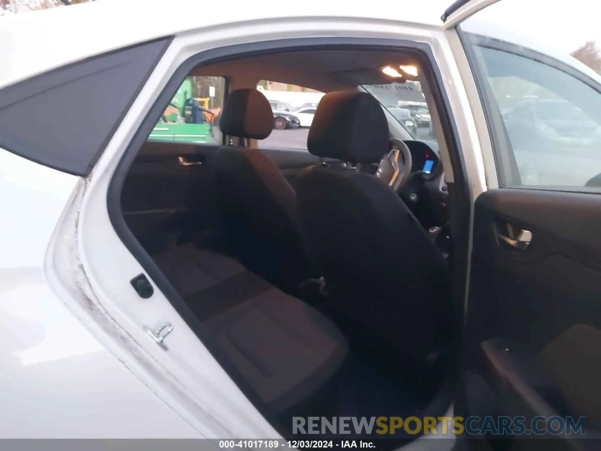8 fotografías del automóvil dañado 3KPC24A61LE125411 HYUNDAI ACCENT 2020