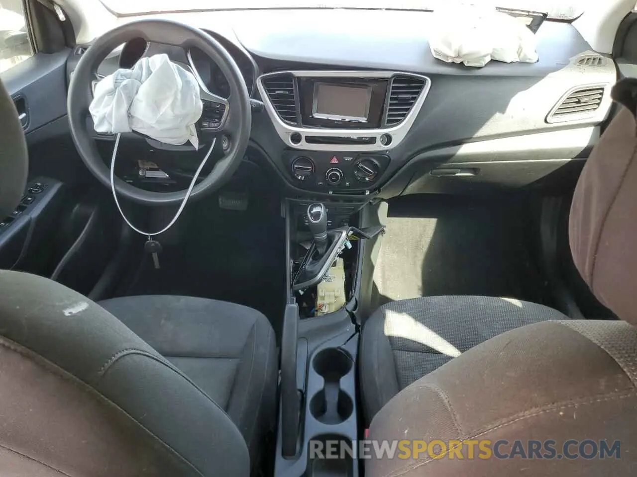 8 fotografías del automóvil dañado 3KPC24A62LE099224 HYUNDAI ACCENT 2020