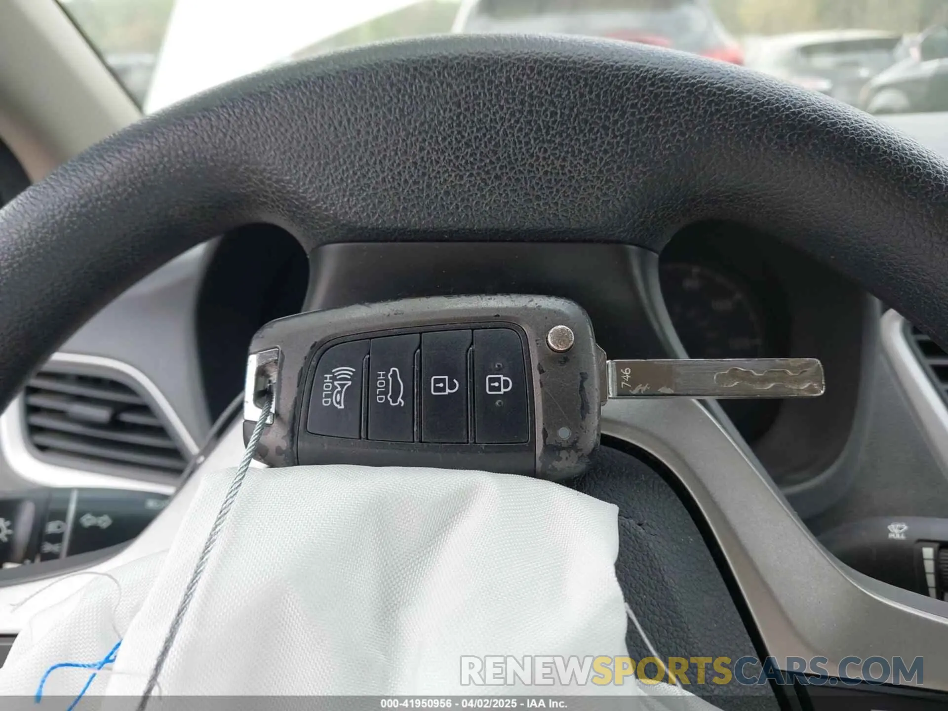 11 fotografías del automóvil dañado 3KPC24A63LE094663 HYUNDAI ACCENT 2020