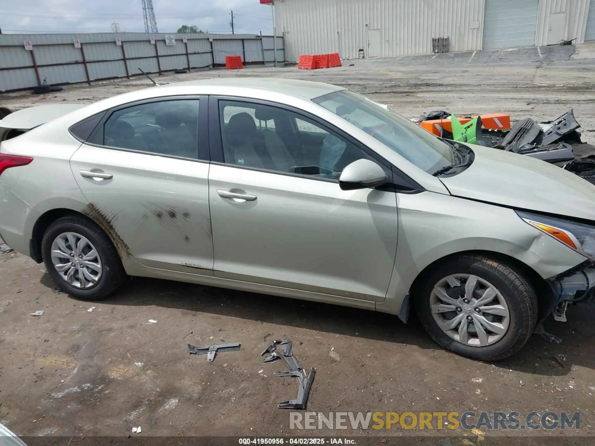 13 fotografías del automóvil dañado 3KPC24A63LE094663 HYUNDAI ACCENT 2020