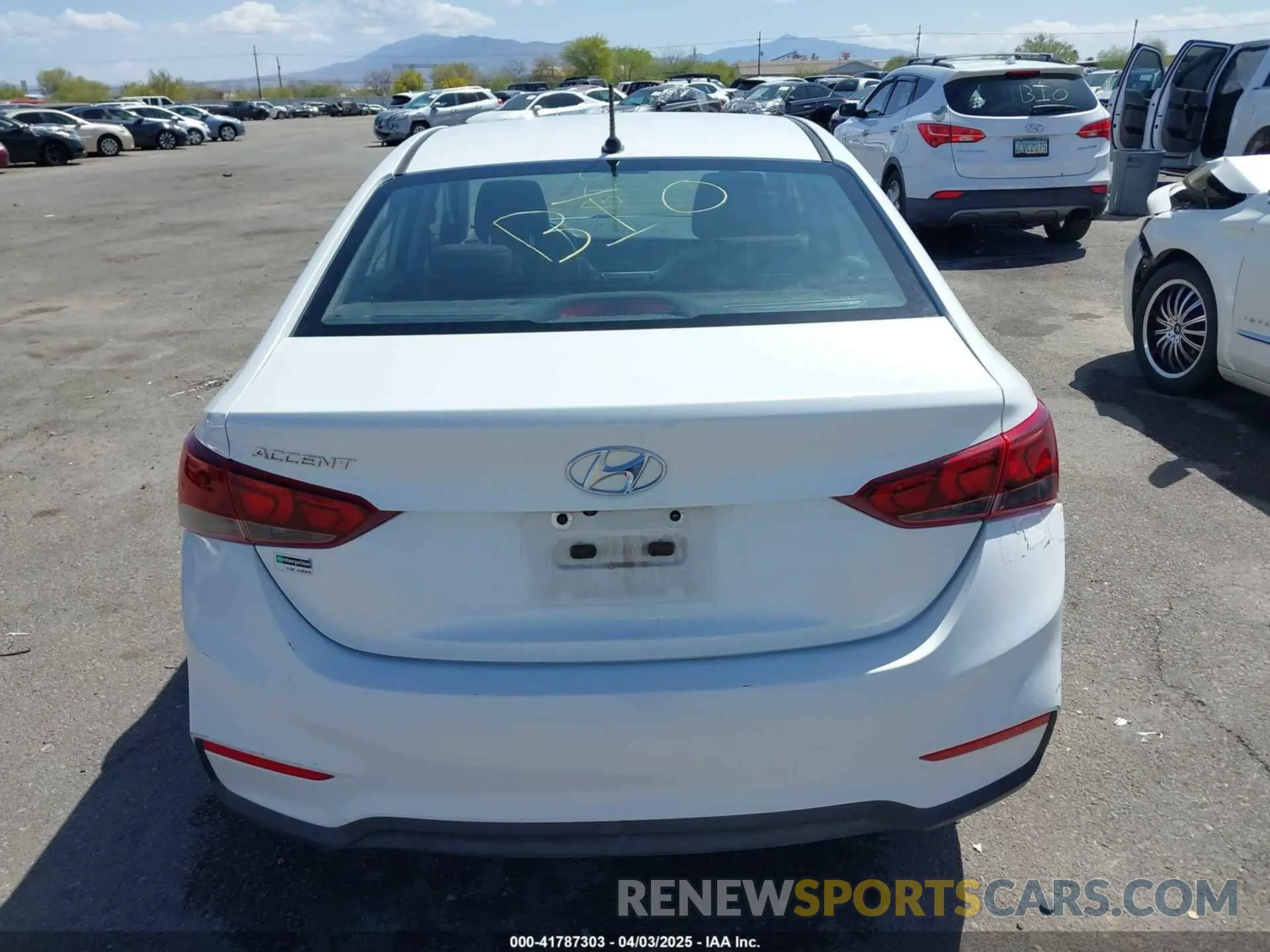 17 fotografías del automóvil dañado 3KPC24A63LE097840 HYUNDAI ACCENT 2020