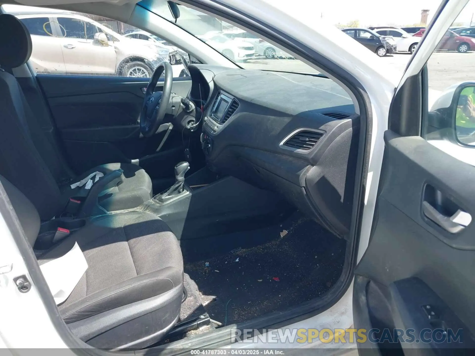 5 fotografías del automóvil dañado 3KPC24A63LE097840 HYUNDAI ACCENT 2020