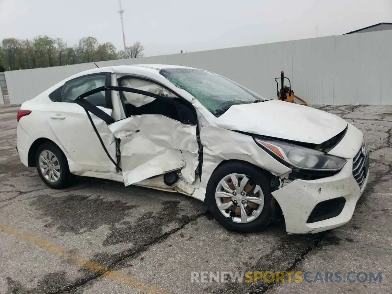 4 fotografías del automóvil dañado 3KPC24A64LE092436 HYUNDAI ACCENT 2020