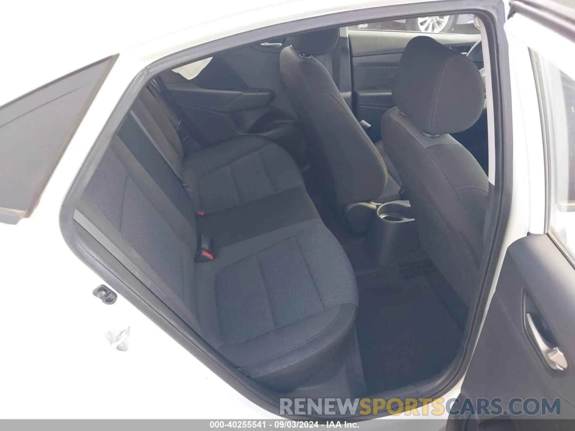 8 fotografías del automóvil dañado 3KPC24A65LE106067 HYUNDAI ACCENT 2020