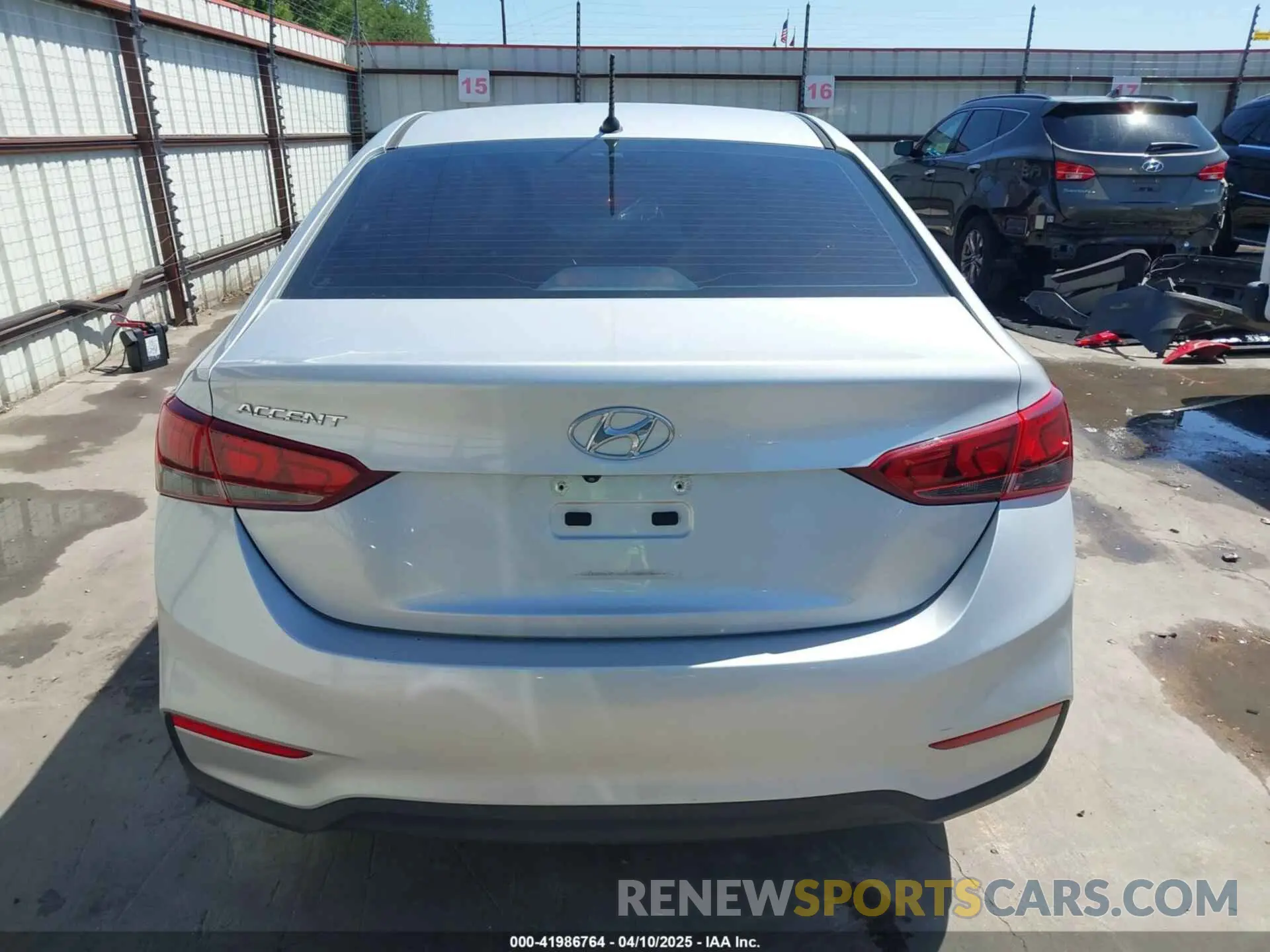17 fotografías del automóvil dañado 3KPC24A66LE119586 HYUNDAI ACCENT 2020