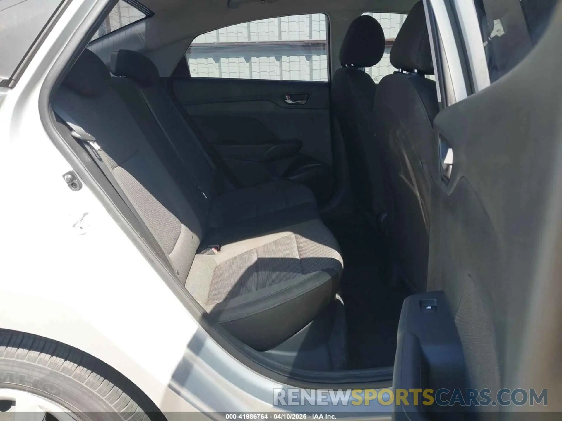 8 fotografías del automóvil dañado 3KPC24A66LE119586 HYUNDAI ACCENT 2020