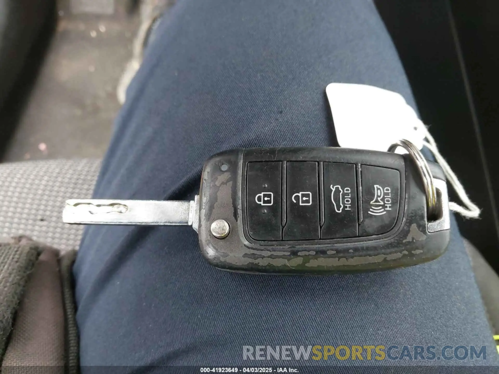 11 fotografías del automóvil dañado 3KPC24A68LE099132 HYUNDAI ACCENT 2020