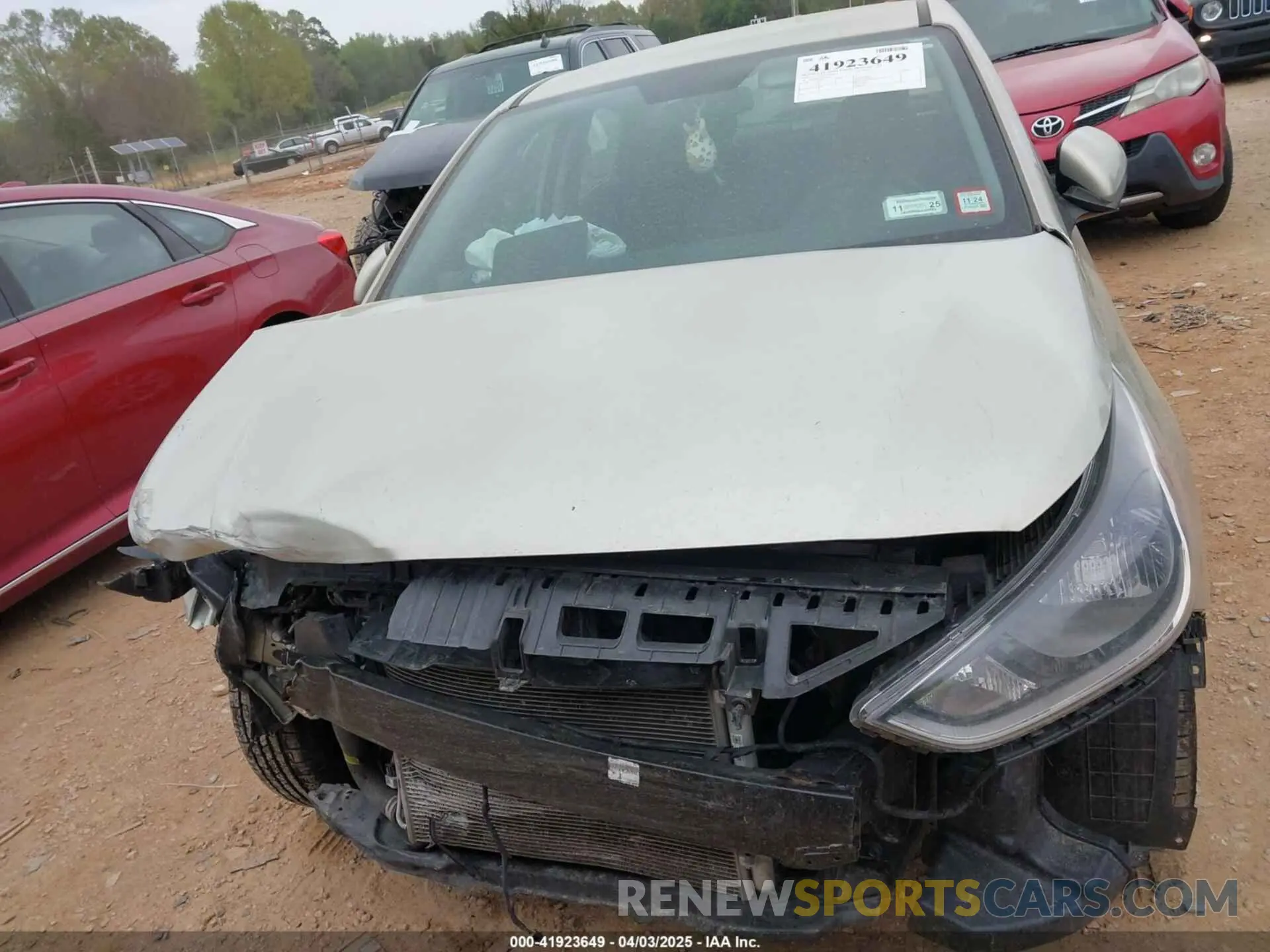 13 fotografías del automóvil dañado 3KPC24A68LE099132 HYUNDAI ACCENT 2020