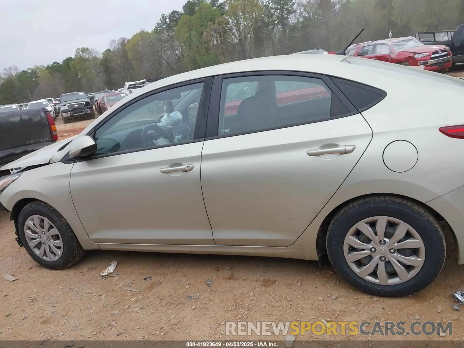 15 fotografías del automóvil dañado 3KPC24A68LE099132 HYUNDAI ACCENT 2020