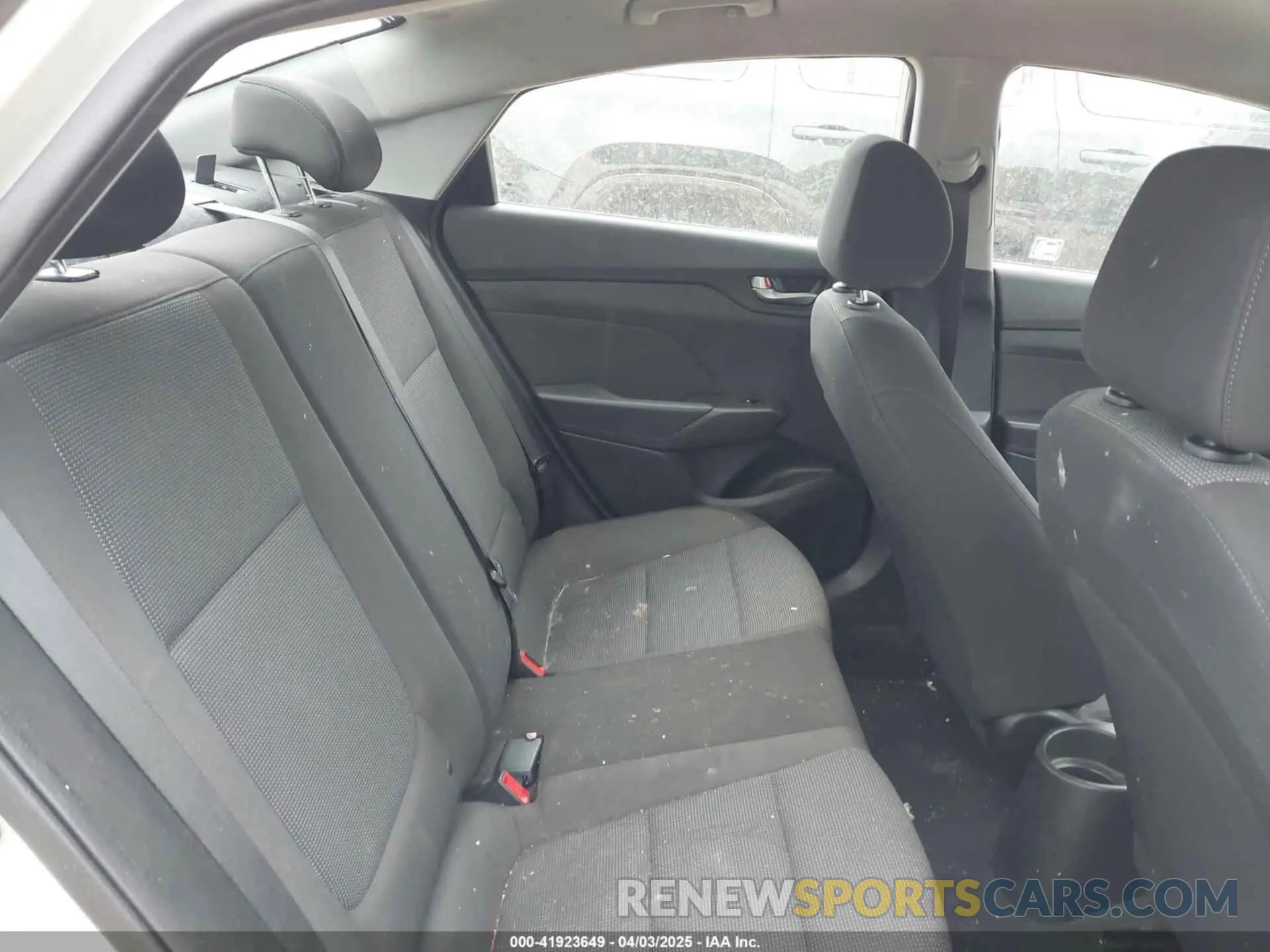 8 fotografías del automóvil dañado 3KPC24A68LE099132 HYUNDAI ACCENT 2020