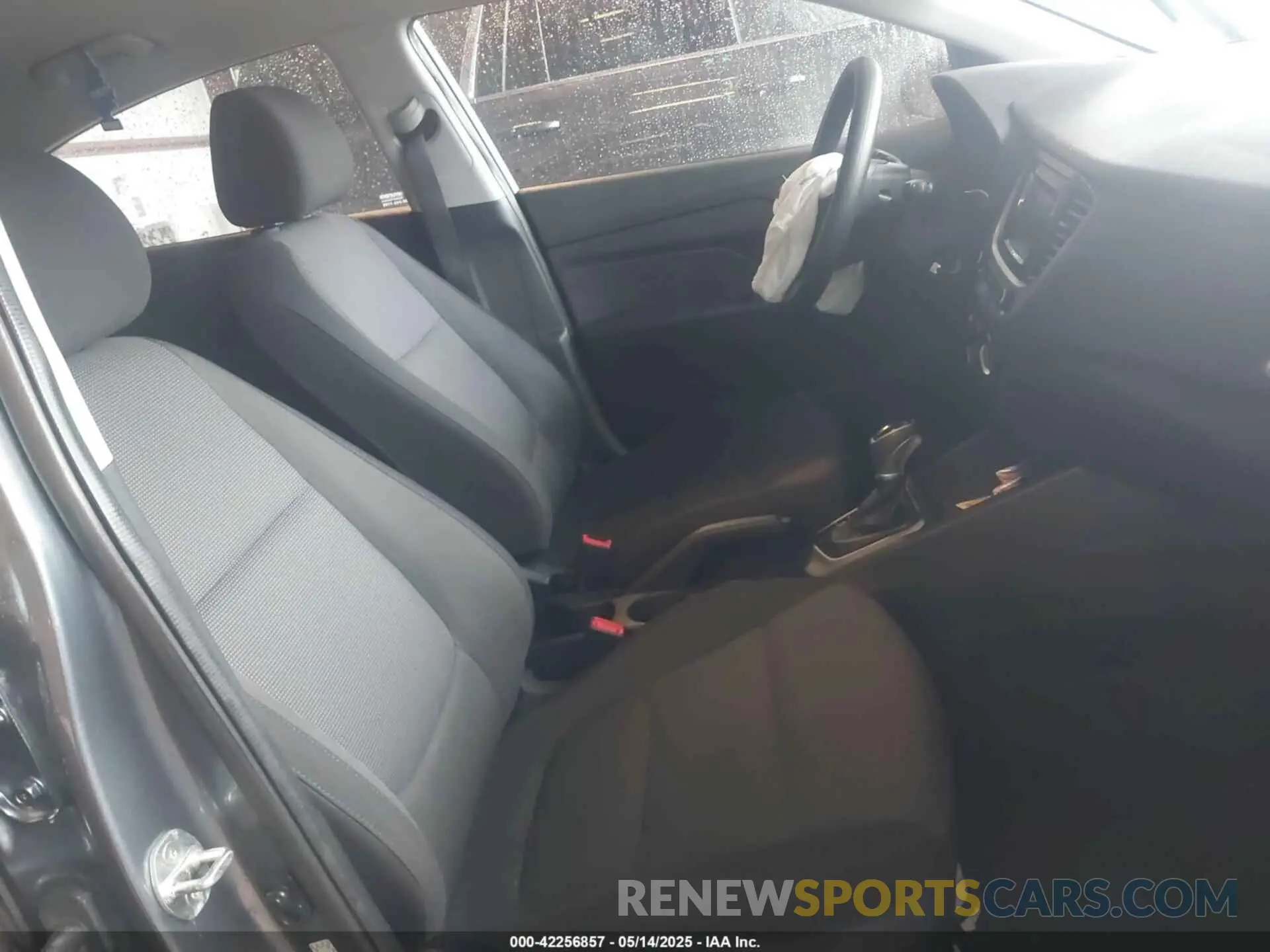 5 fotografías del automóvil dañado 3KPC24A69LE107139 HYUNDAI ACCENT 2020