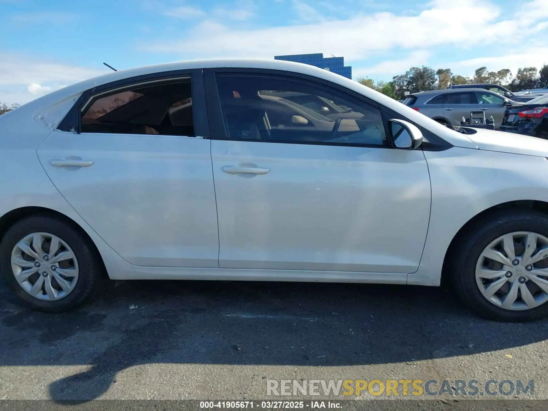 12 fotografías del automóvil dañado 3KPC24A69LE108534 HYUNDAI ACCENT 2020