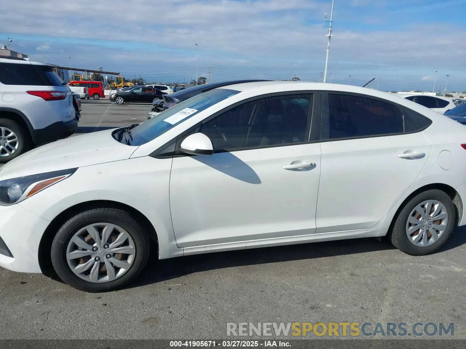 13 fotografías del automóvil dañado 3KPC24A69LE108534 HYUNDAI ACCENT 2020
