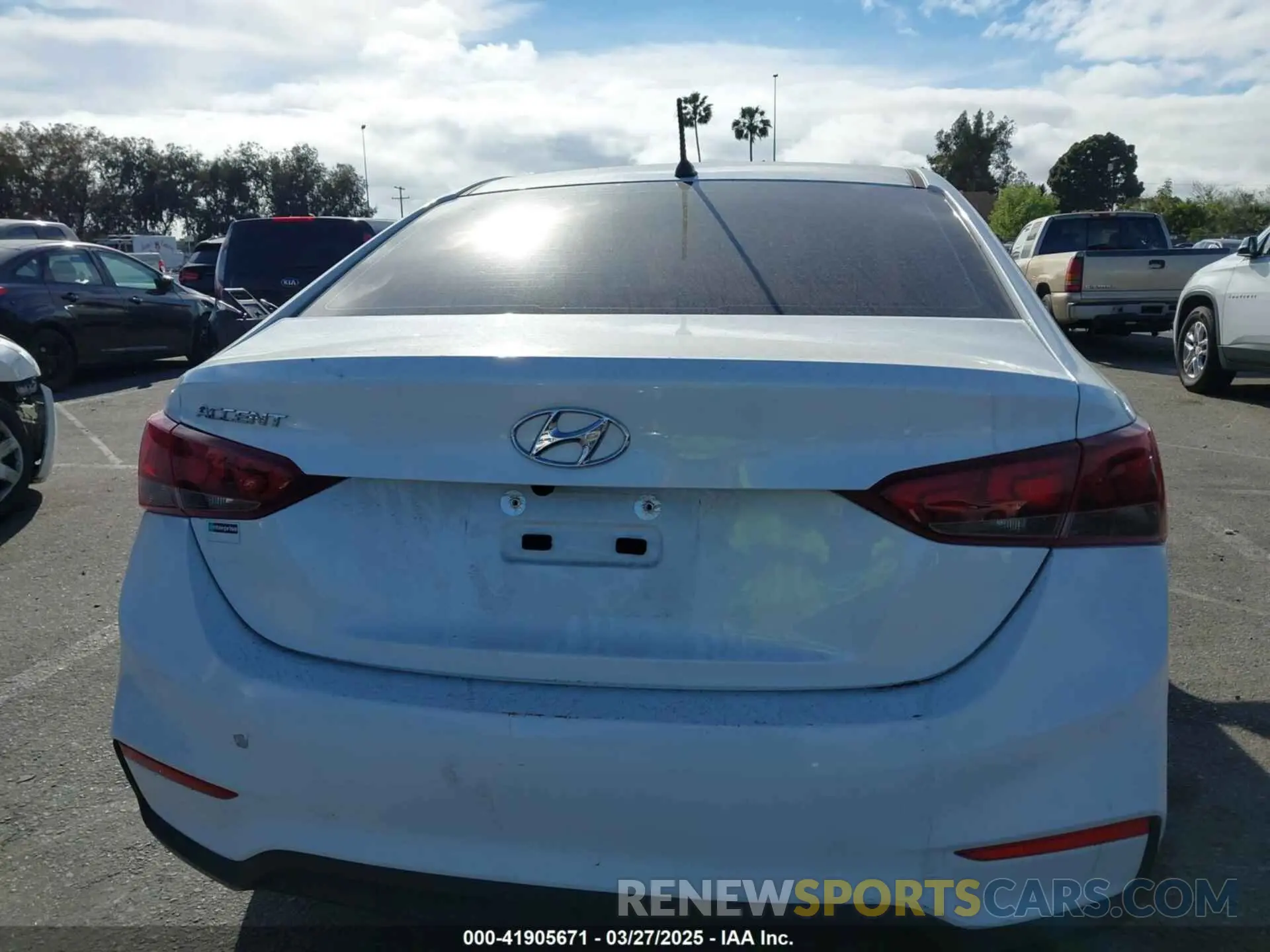 15 fotografías del automóvil dañado 3KPC24A69LE108534 HYUNDAI ACCENT 2020
