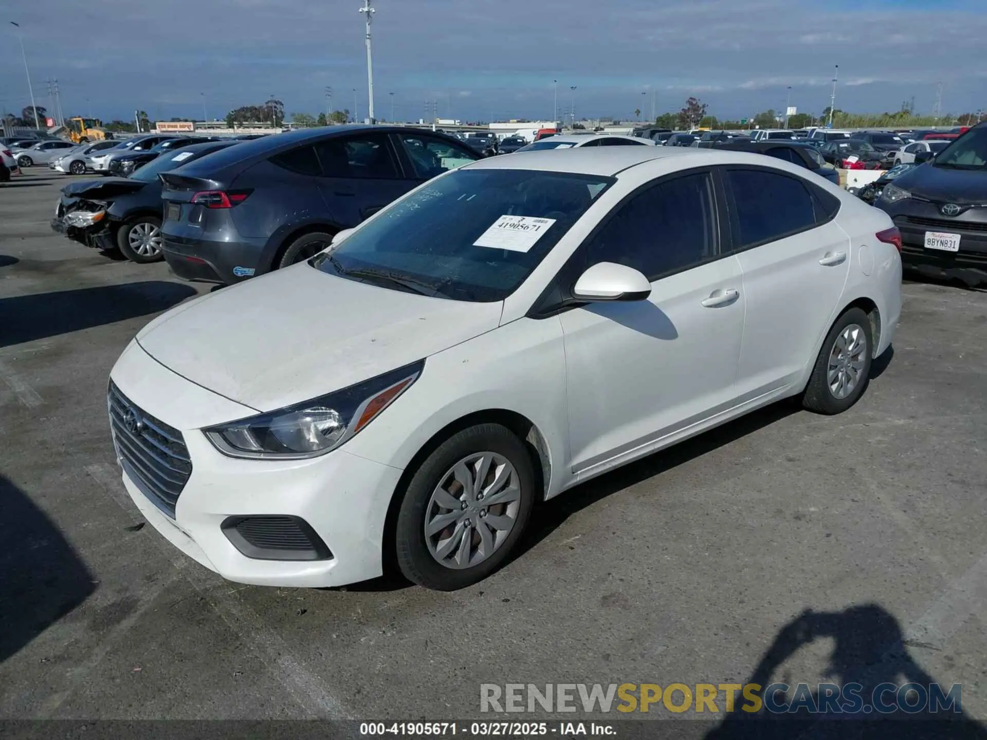 2 fotografías del automóvil dañado 3KPC24A69LE108534 HYUNDAI ACCENT 2020