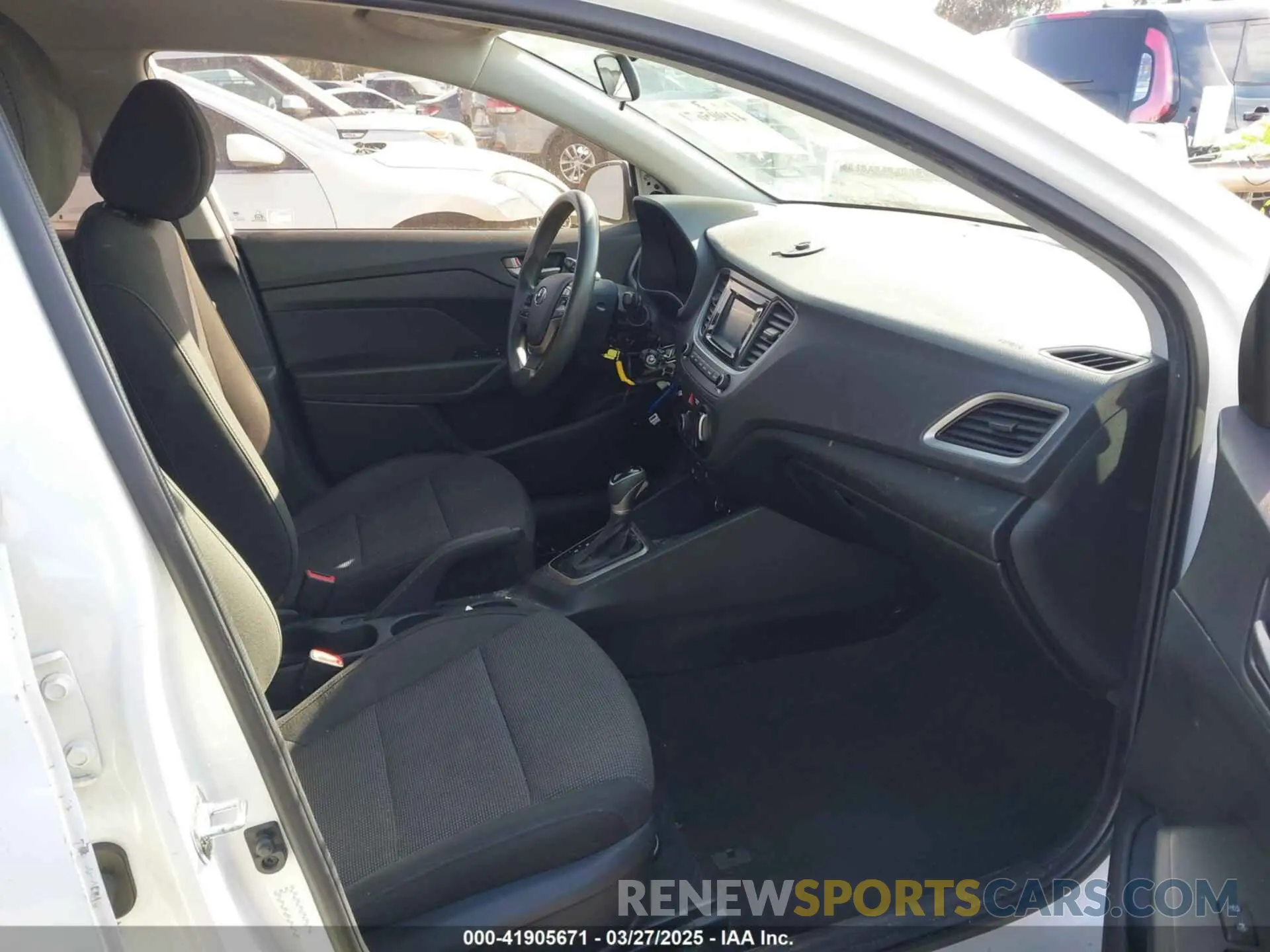 5 fotografías del automóvil dañado 3KPC24A69LE108534 HYUNDAI ACCENT 2020