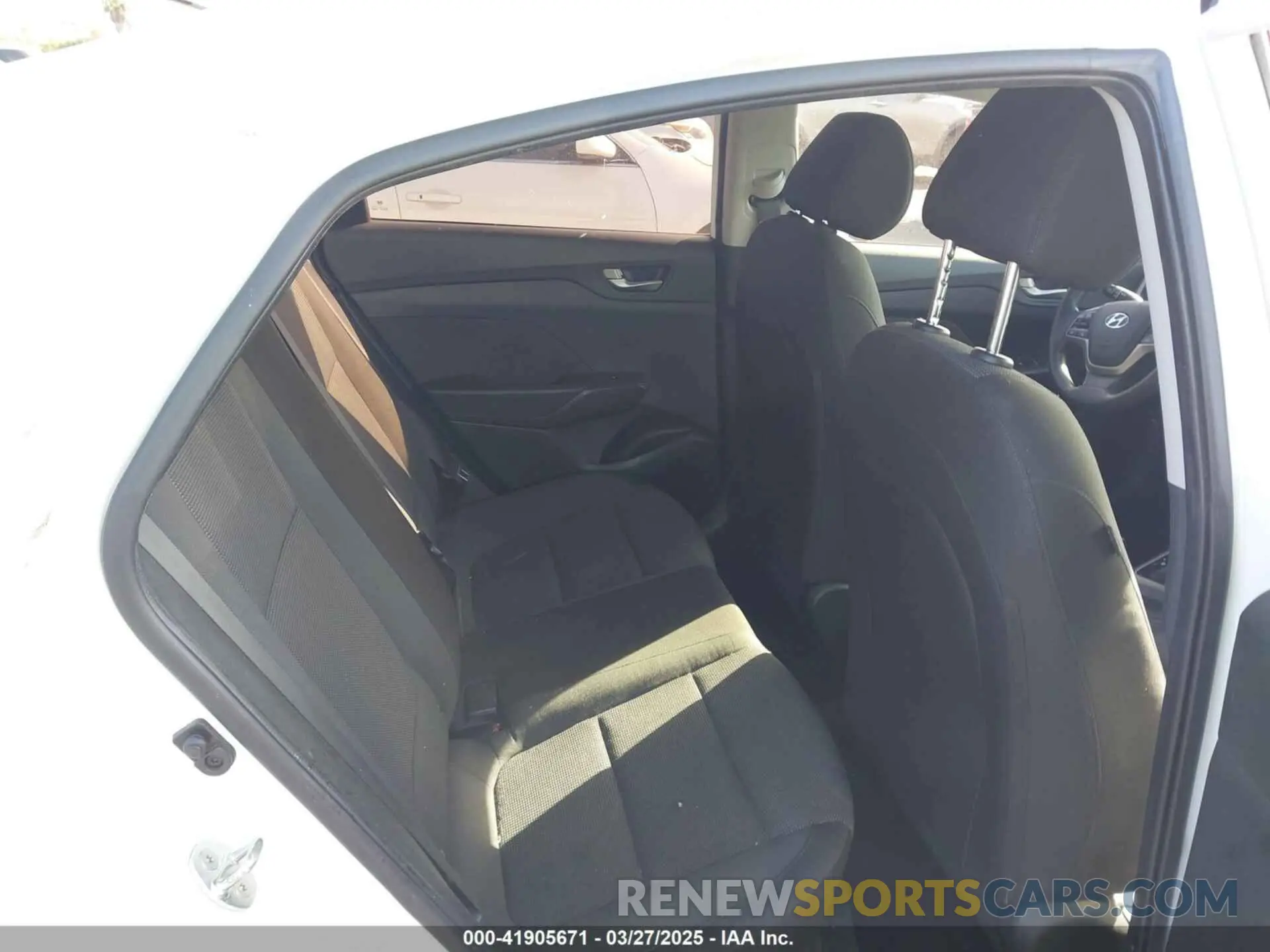 8 fotografías del automóvil dañado 3KPC24A69LE108534 HYUNDAI ACCENT 2020