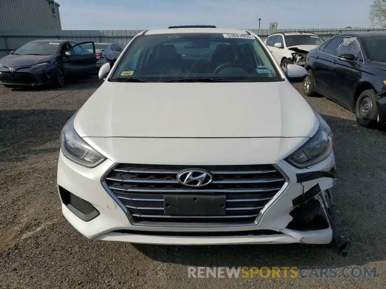 5 fotografías del automóvil dañado 3KPC24A69LE116116 HYUNDAI ACCENT 2020