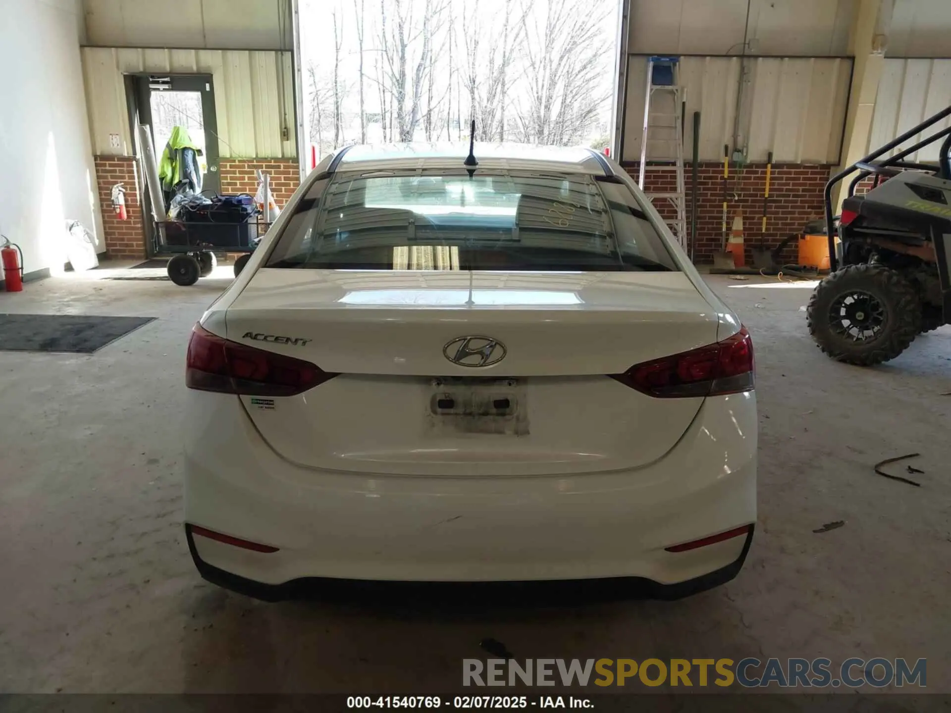 16 fotografías del automóvil dañado 3KPC24A6XLE103892 HYUNDAI ACCENT 2020
