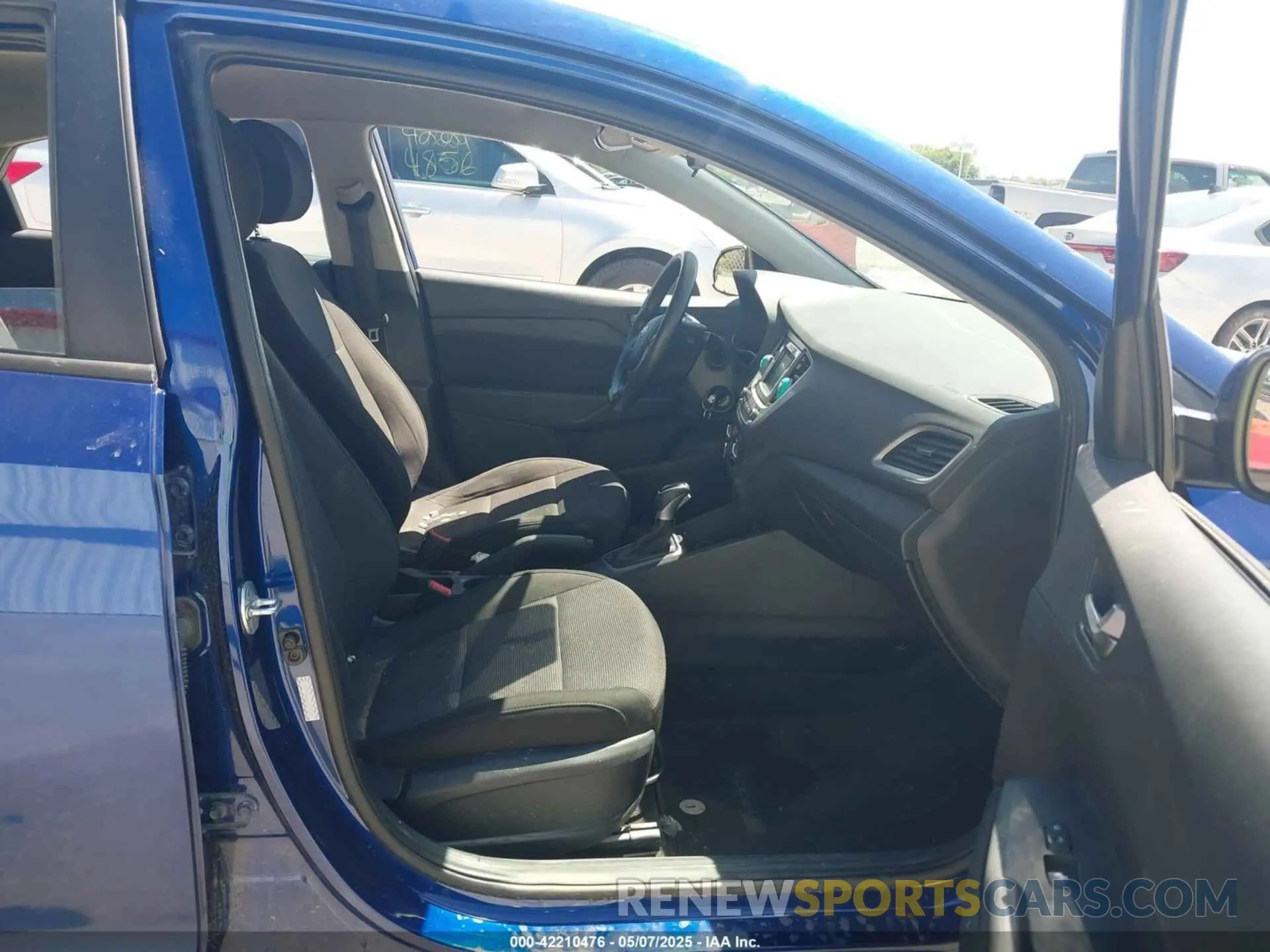 5 fotografías del automóvil dañado 3KPC24A6XLE126718 HYUNDAI ACCENT 2020