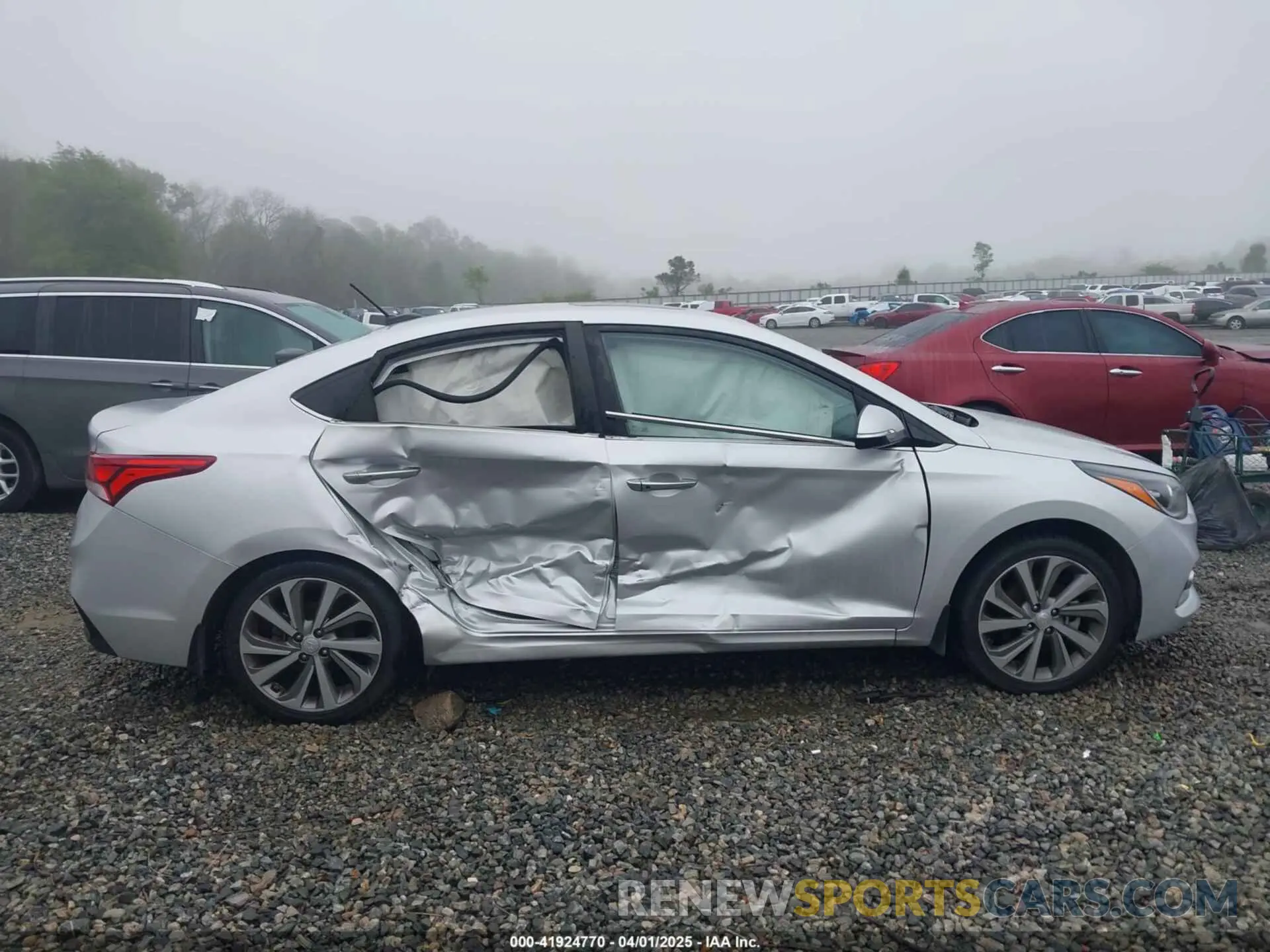 13 fotografías del automóvil dañado 3KPC34A63LE108977 HYUNDAI ACCENT 2020